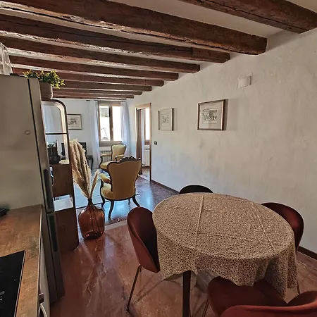 Castello Canal View Apartment *