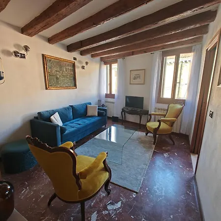 Castello Canal View Apartment