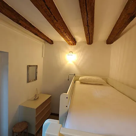 Castello Canal View * Venedig