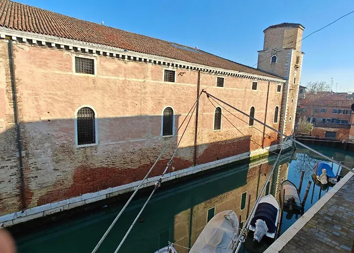 Appartement Castello Canal View